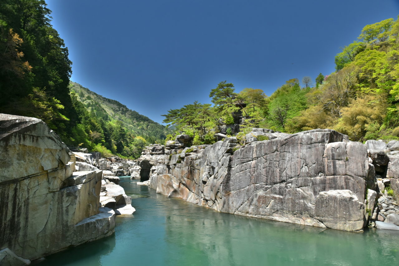 木曽 阿寺渓谷は夏のアウトドアと観光におすすめ Skima信州