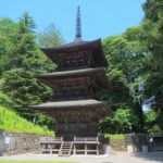 御代田町新楽寺三重塔