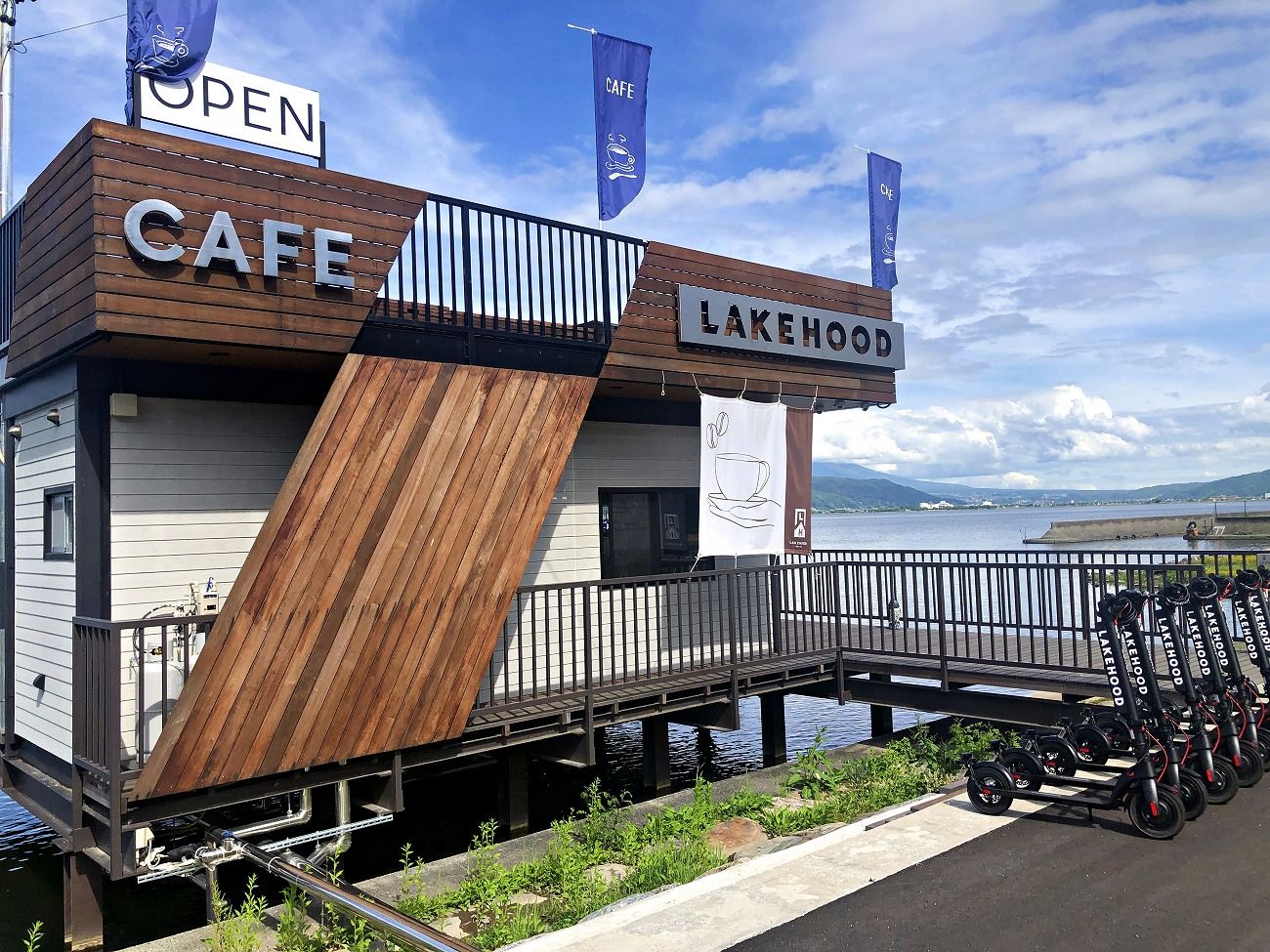 【諏訪湖 カフェ】湖上に浮かぶカフェ？ LAKEHOODで絶景と浮遊感を楽しもう！岡谷市