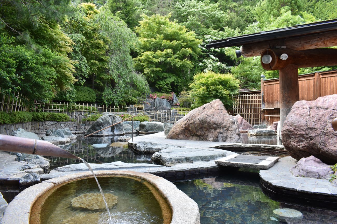 【温泉大国長野の最強日帰り温泉施設】秘境にも関わらず年間20万人も訪れる「十福の湯」が人々を惹きつける理由とは？その魅力について徹底解説