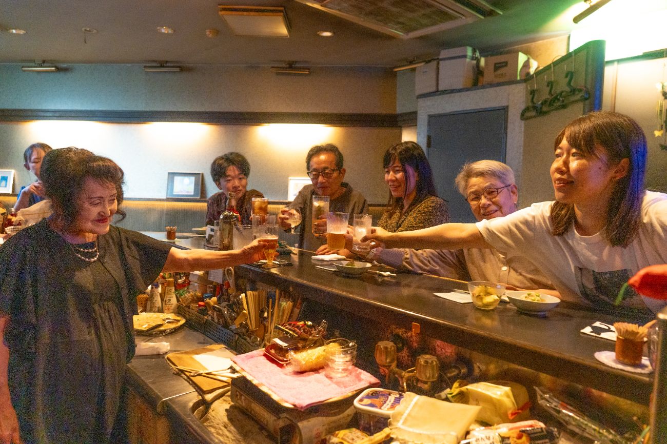 上田のスキマな夜♡ノスタルジックな歓楽街・袋町で「スナック」巡りを楽しもう！